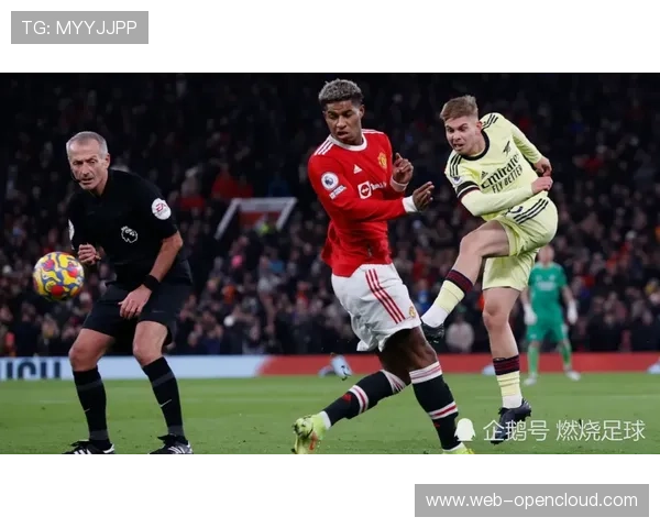 B费直塞助攻多尔古爆射,曼联半场反超阿森纳展现反击效率 B费直塞助攻多尔古爆射,曼联半场反超阿森纳展现反击效率